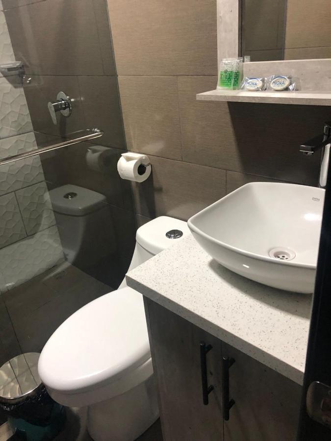 Stelar Hostal Куэнка Экстерьер фото