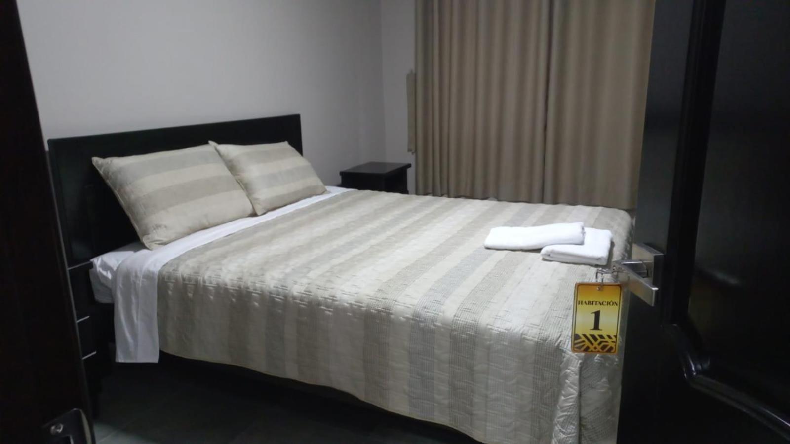 Stelar Hostal Куэнка Экстерьер фото