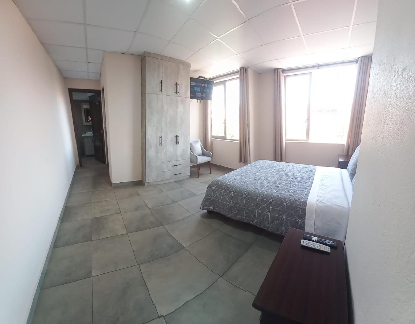 Stelar Hostal Куэнка Экстерьер фото