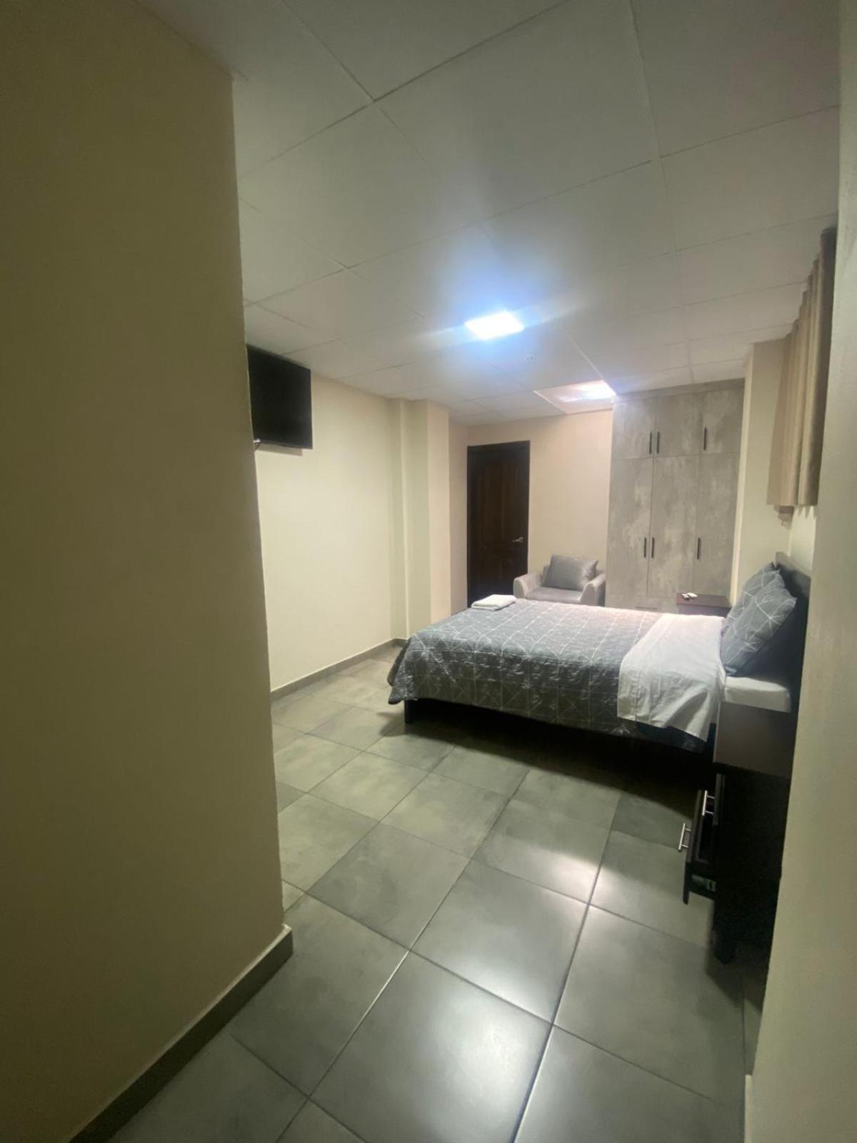 Stelar Hostal Куэнка Экстерьер фото